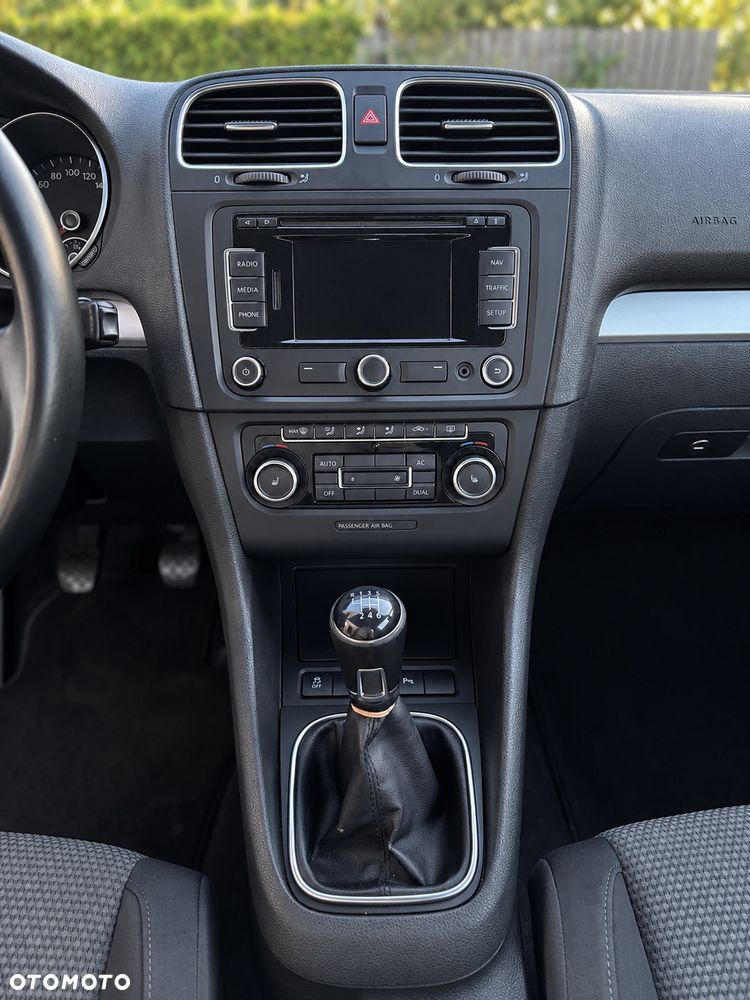 Volkswagen Golf - 16