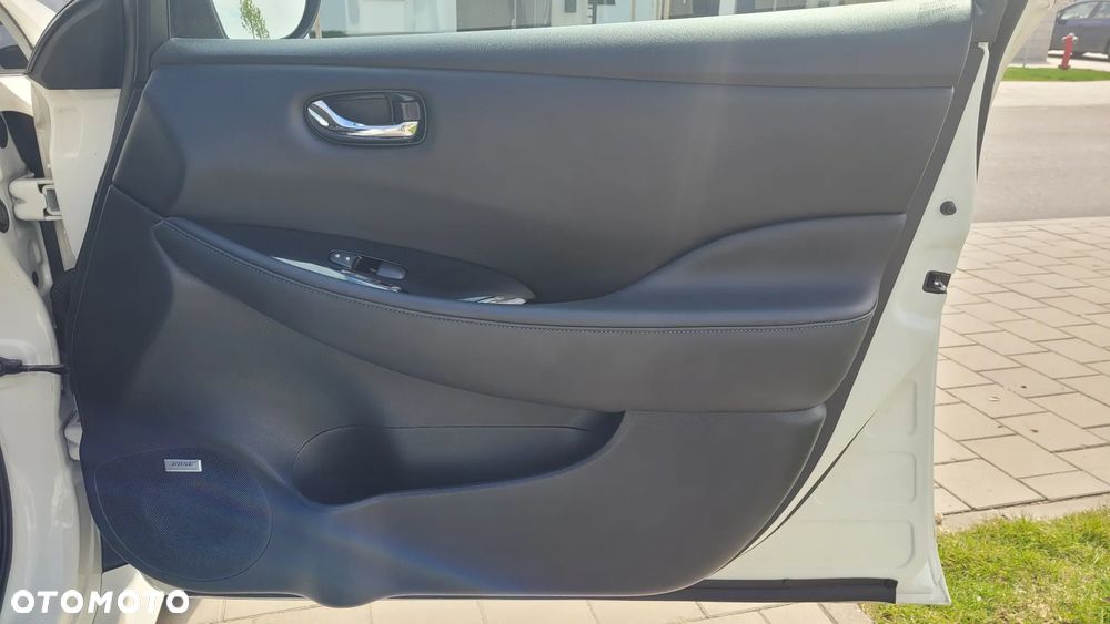 Nissan Leaf 40 kWh Tekna - 16