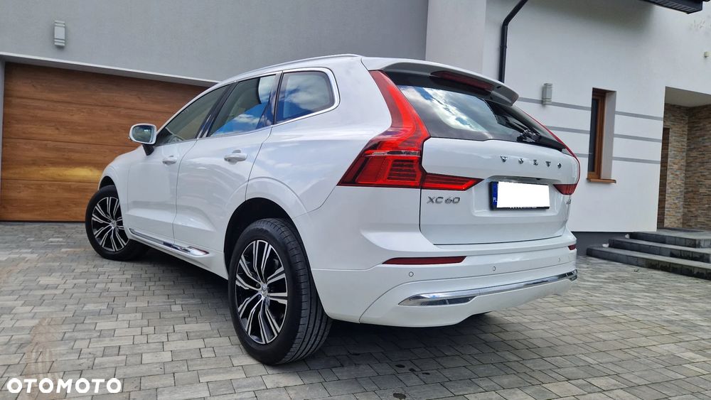 Volvo XC 60 B5 B AWD Momentum Pro - 3