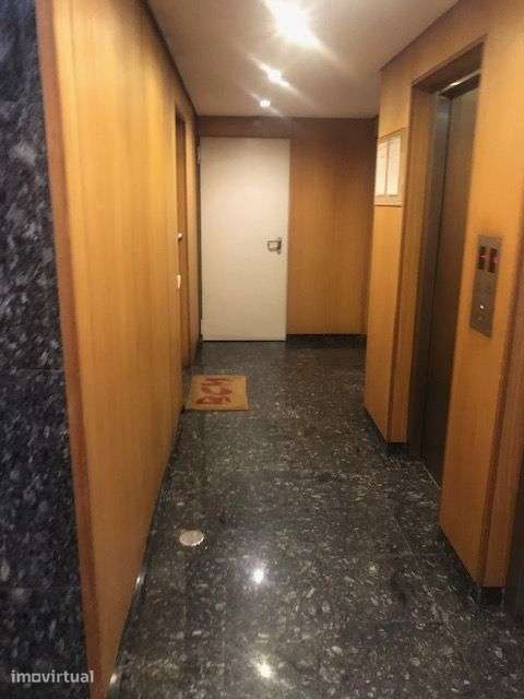 REF4004 T1 Luxo C/Terraço - A 5min do Hospital São João, Circunvalação - Grande imagem: 5/14