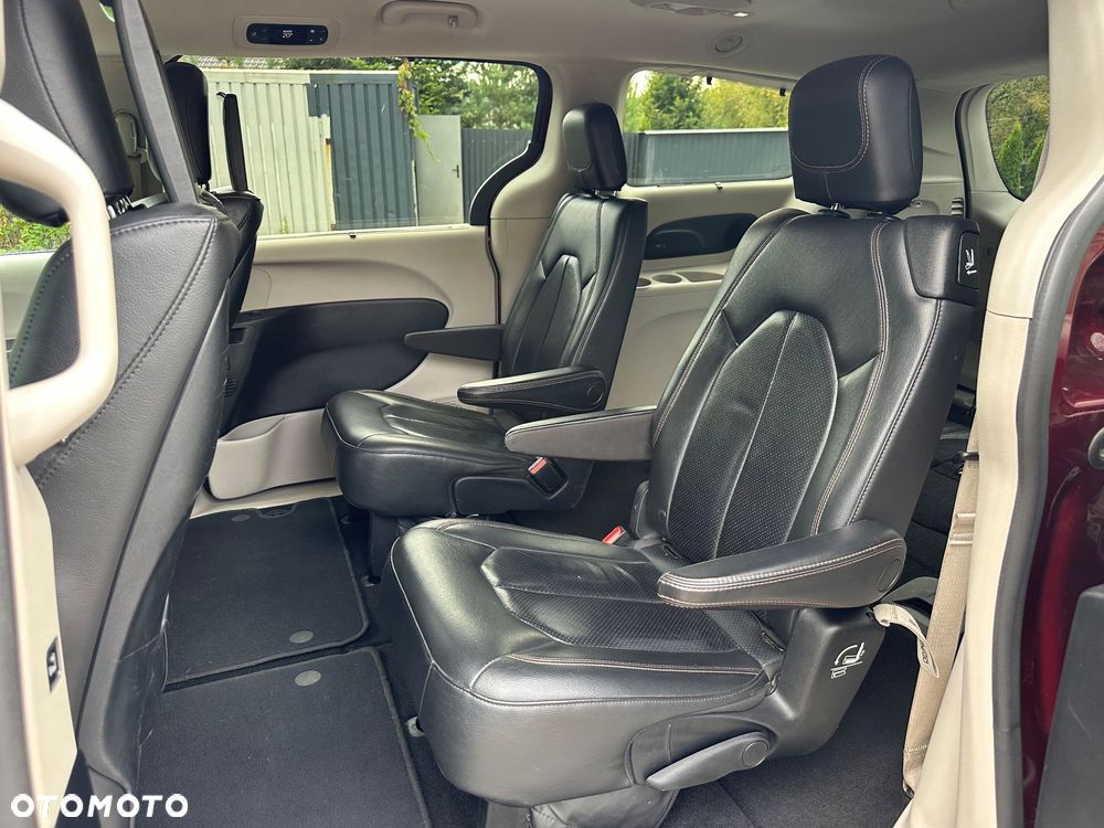 Chrysler Pacifica - 20