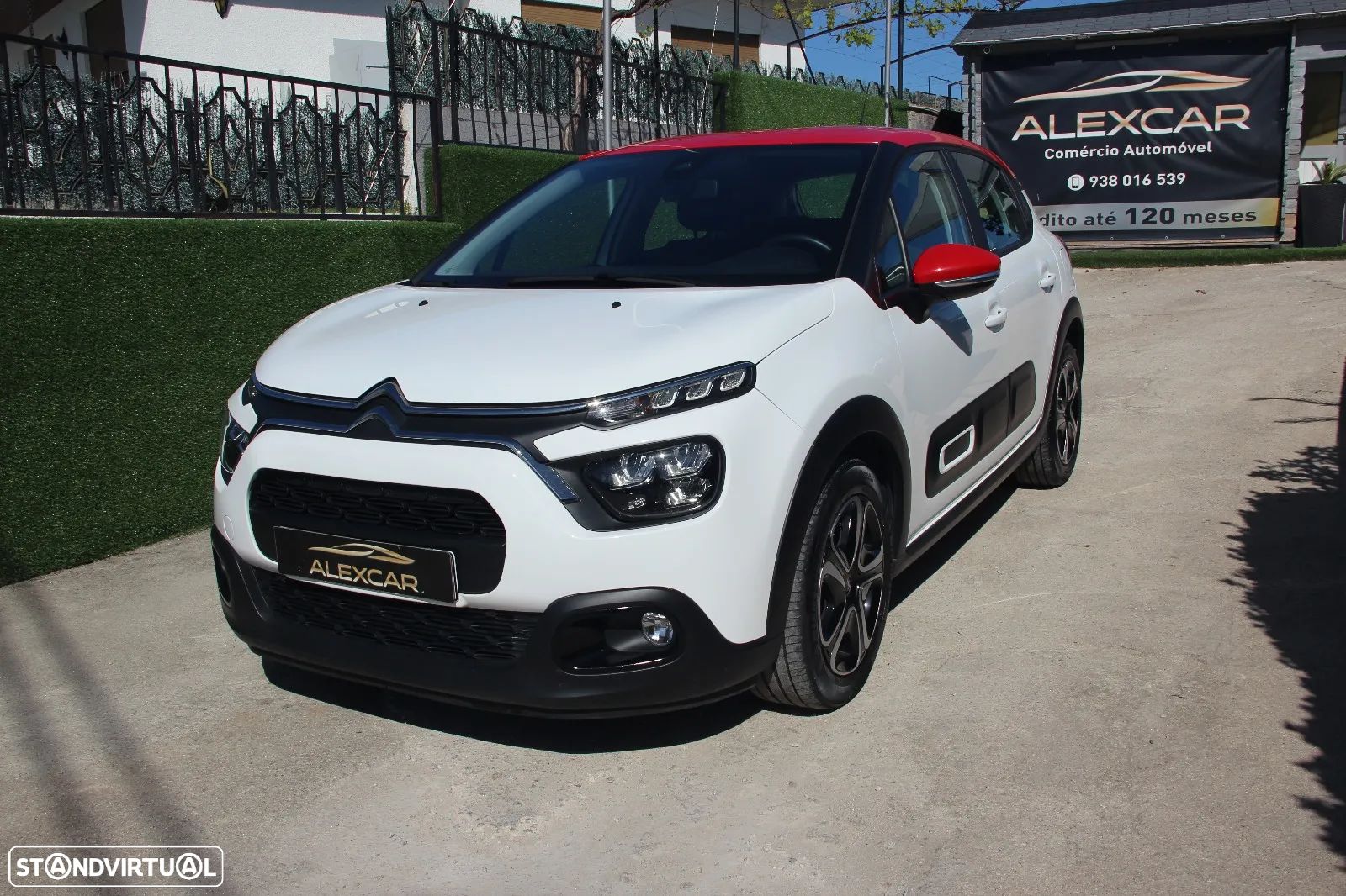 Citroën C3 1.2 PureTech Shine - 1
