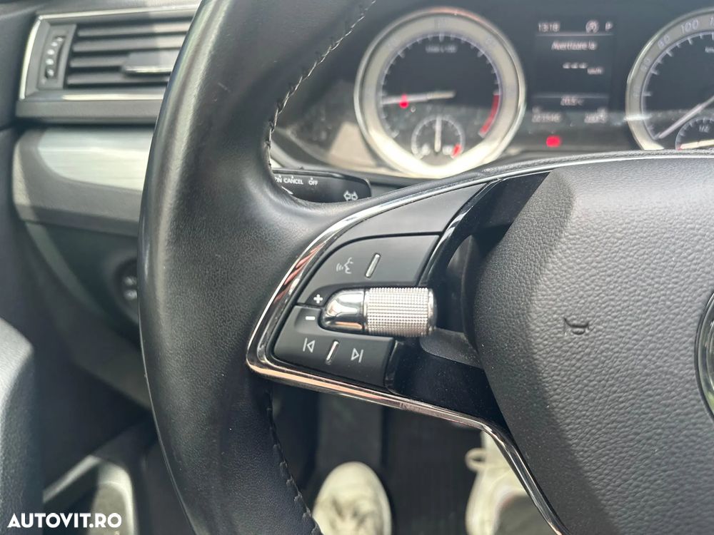 Skoda Superb 2.0 TDI DSG Ambition - 20