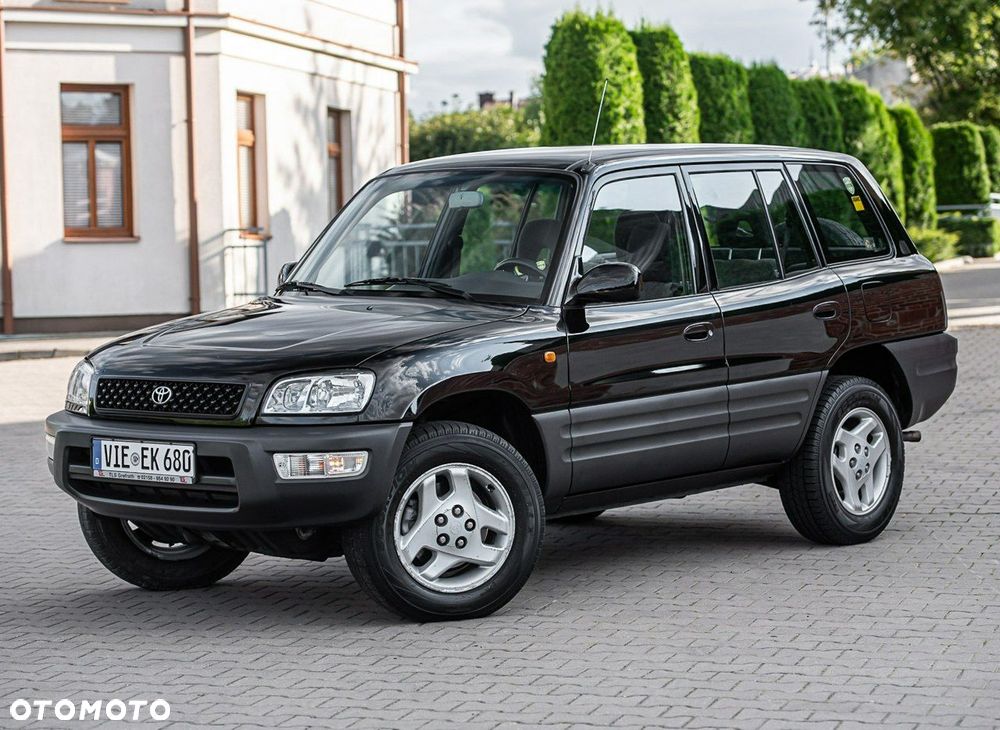 Toyota RAV4 2.0 GLi - 12