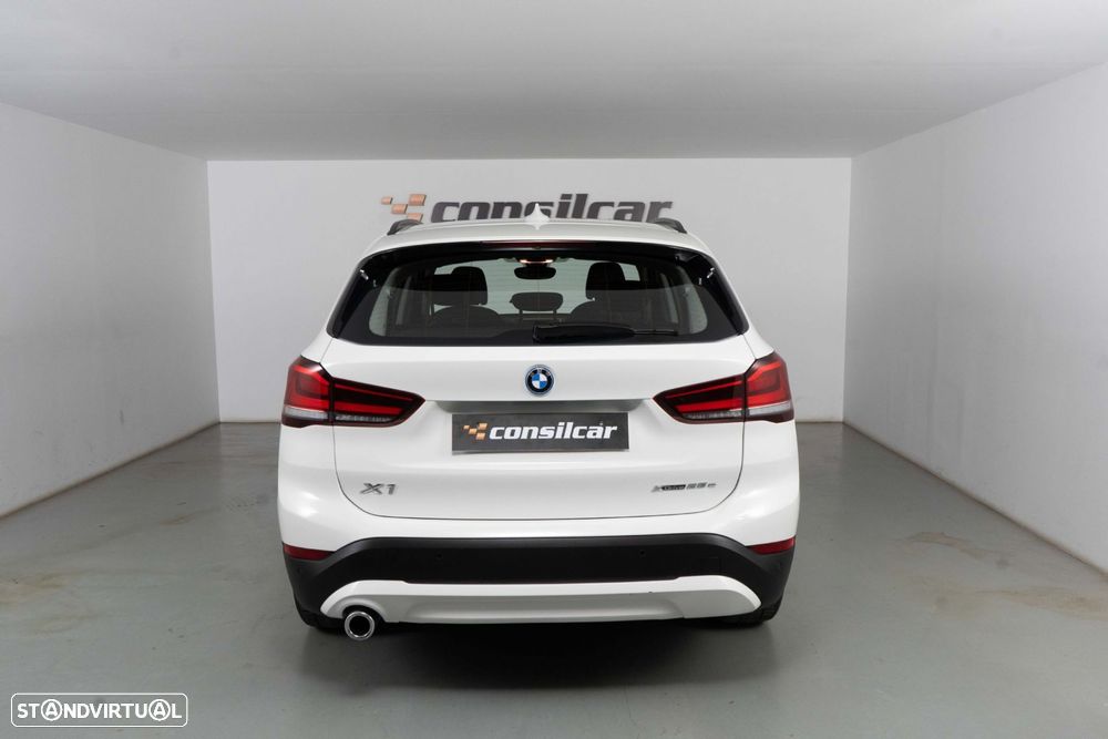 BMW X1 25 e xDrive Corporate Edition - 6