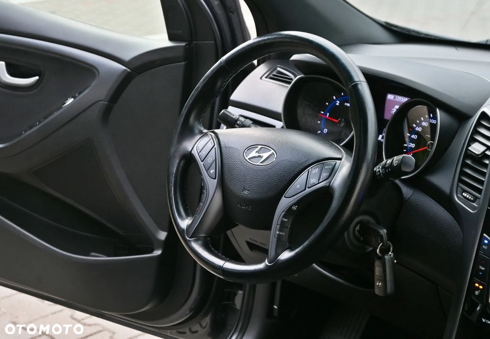 Hyundai i30 1.6 CRDI DCT Passion Plus - 23