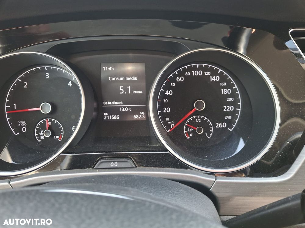 Volkswagen Touran 2.0 TDI SCR (BlueMotion Technology) Comfortline - 6