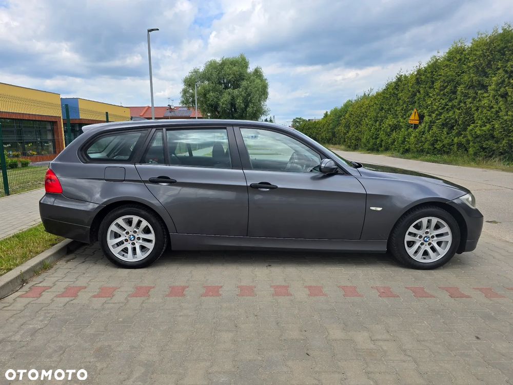 BMW Seria 3 320i - 21