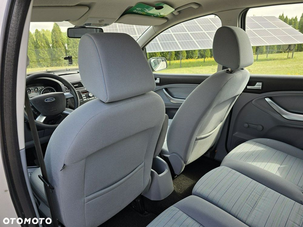 Ford C-MAX - 23
