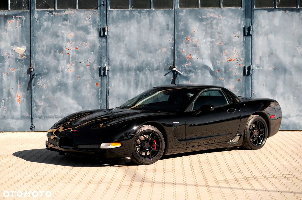 Chevrolet Corvette - 23