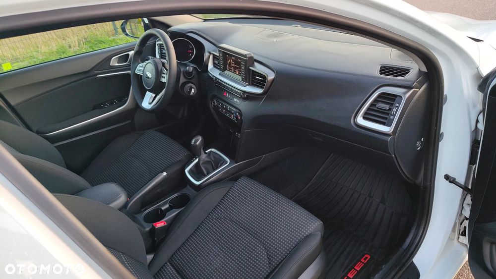 Kia Ceed - 9