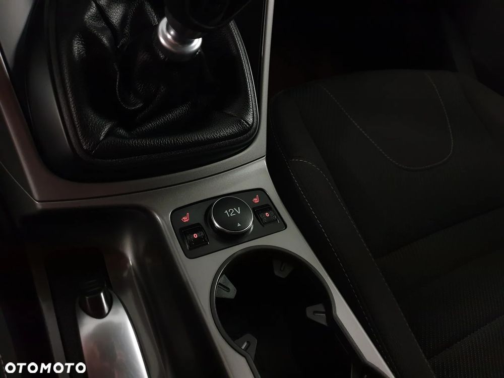 Ford Kuga - 25