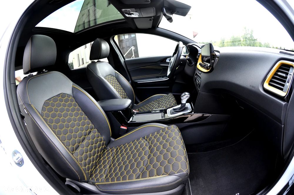 Kia XCeed 1.6 T-GDI OPF DCT7 PLATINUM - 24