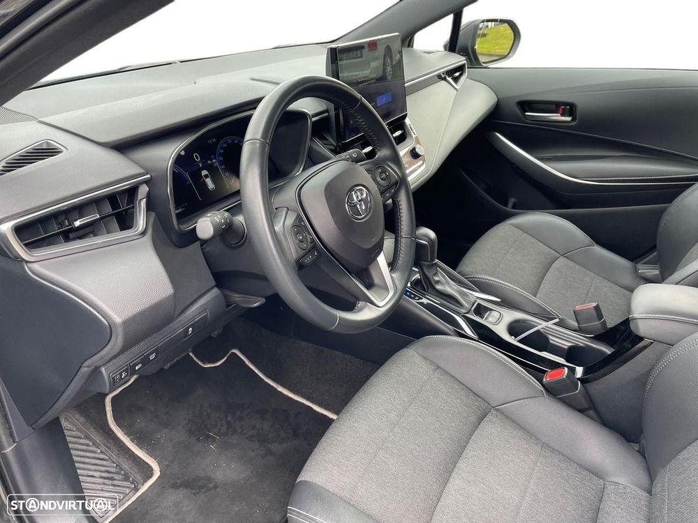 Toyota Corolla Touring Sports - 12