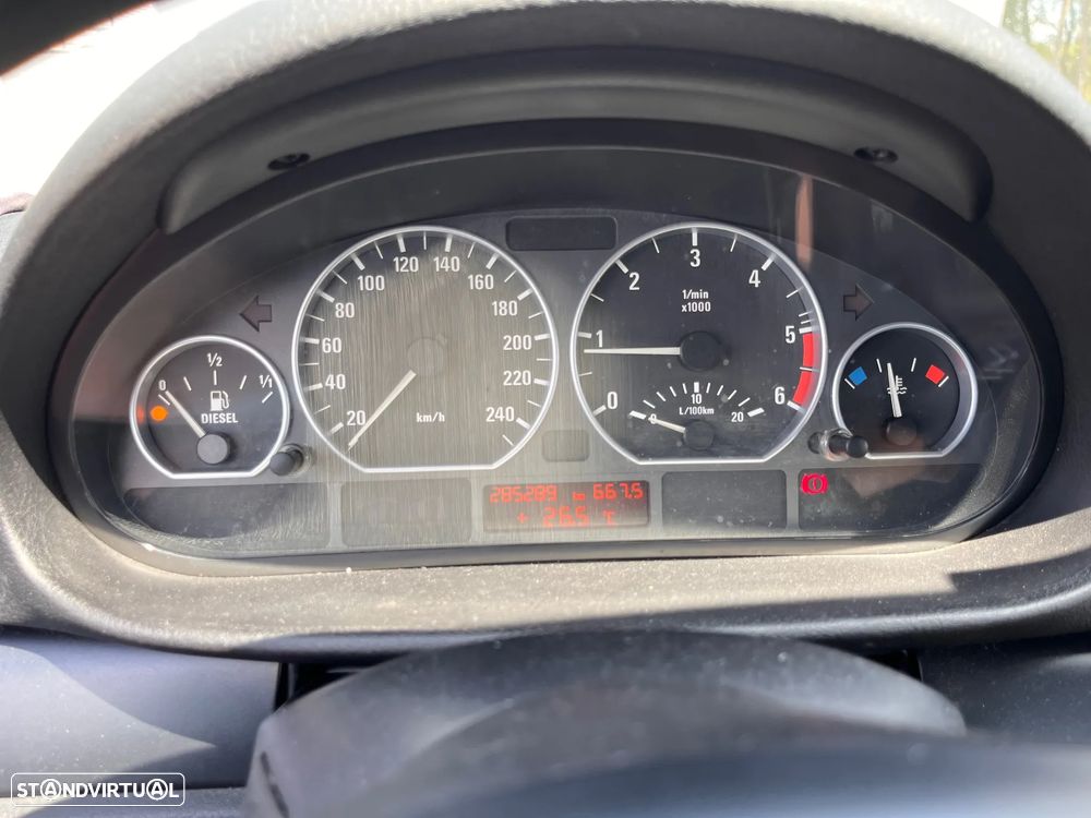 BMW 320 d 20 Anos Baviera - 11