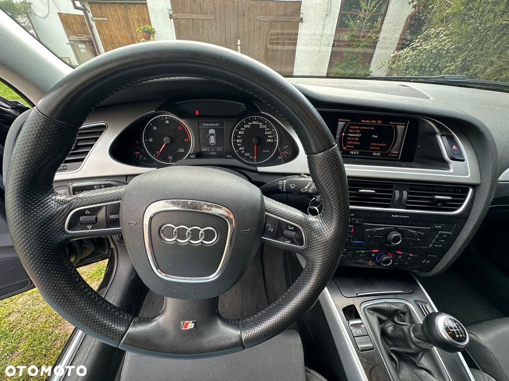 Audi A4 Avant 2.0 TDI Quattro Line - 24