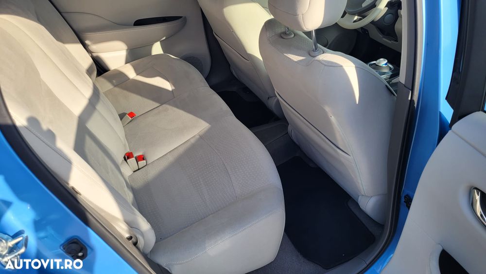 Nissan LEAF - 12