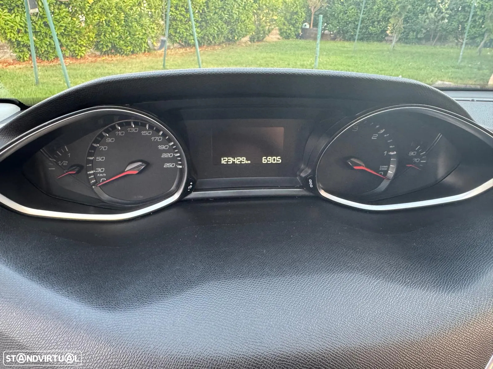 Peugeot 308 SW 1.6 BlueHDi Active - 11