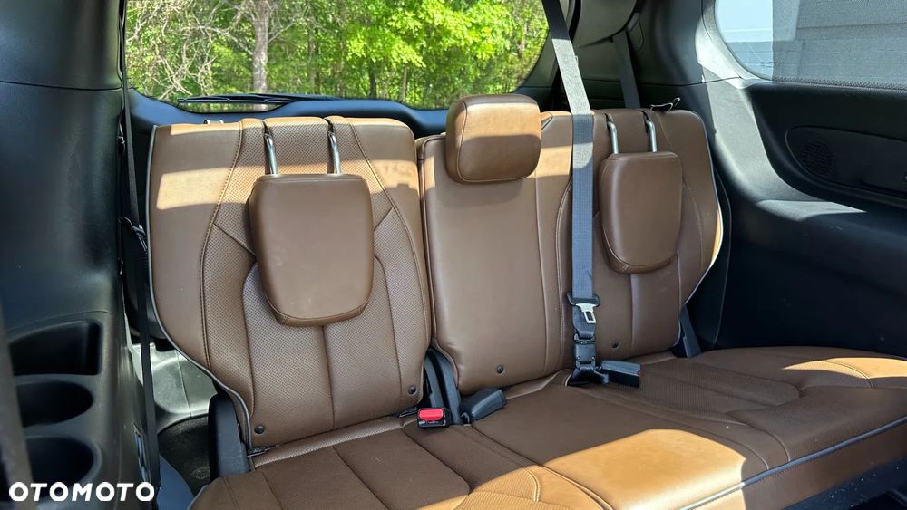 Chrysler Pacifica - 24