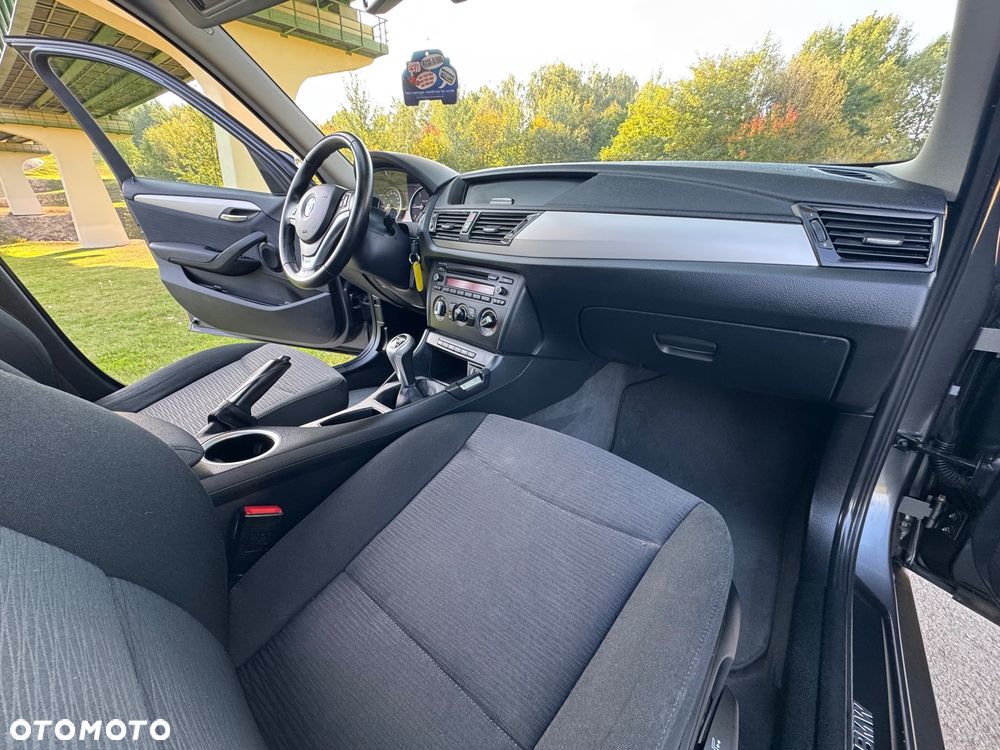 BMW X1 sDrive18d xLine - 27
