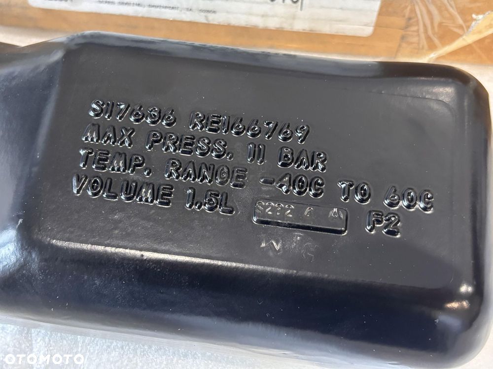 John Deere 8R 9R 8120 8230 9030 9RT 9RX  Zbiornik Powietrza Wspornik RE189408 RE586737 - 3