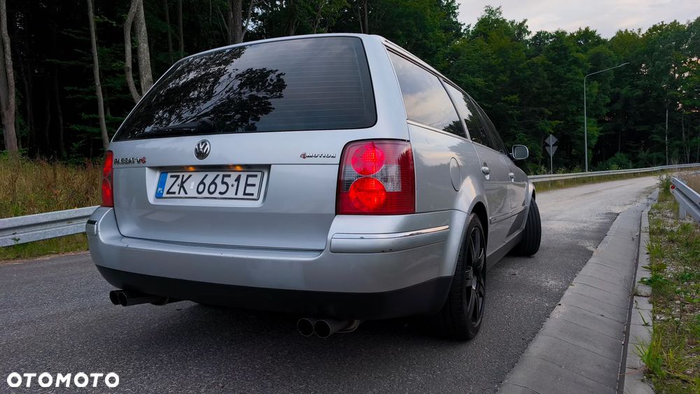Volkswagen Passat 2.8 V6 4Motion Highline - 4