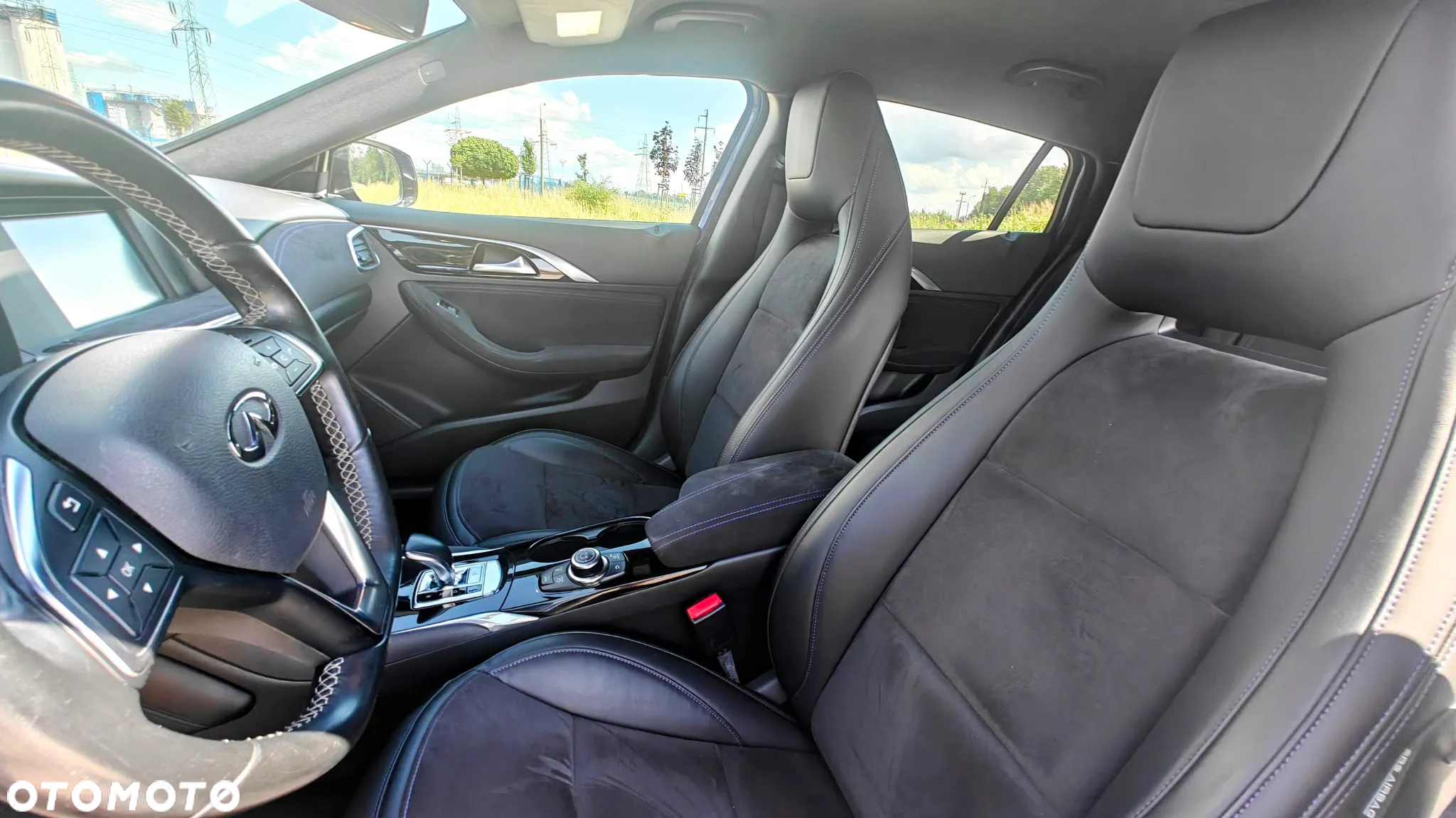 Infiniti Q30 1.6t Sport City Black 7DCT - 11