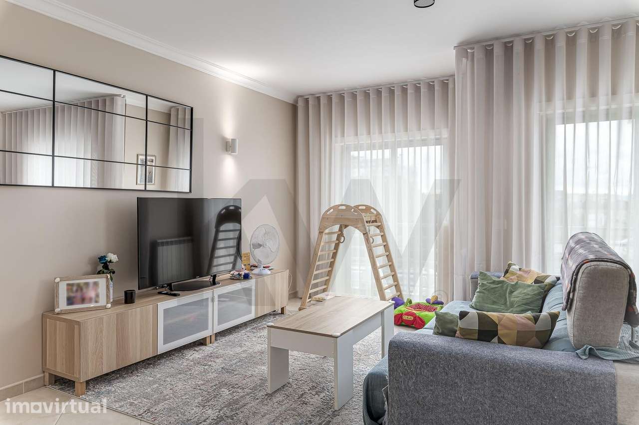 Apartamento T2 com garagem e varandas no Montijo - Grande imagem: 4/25