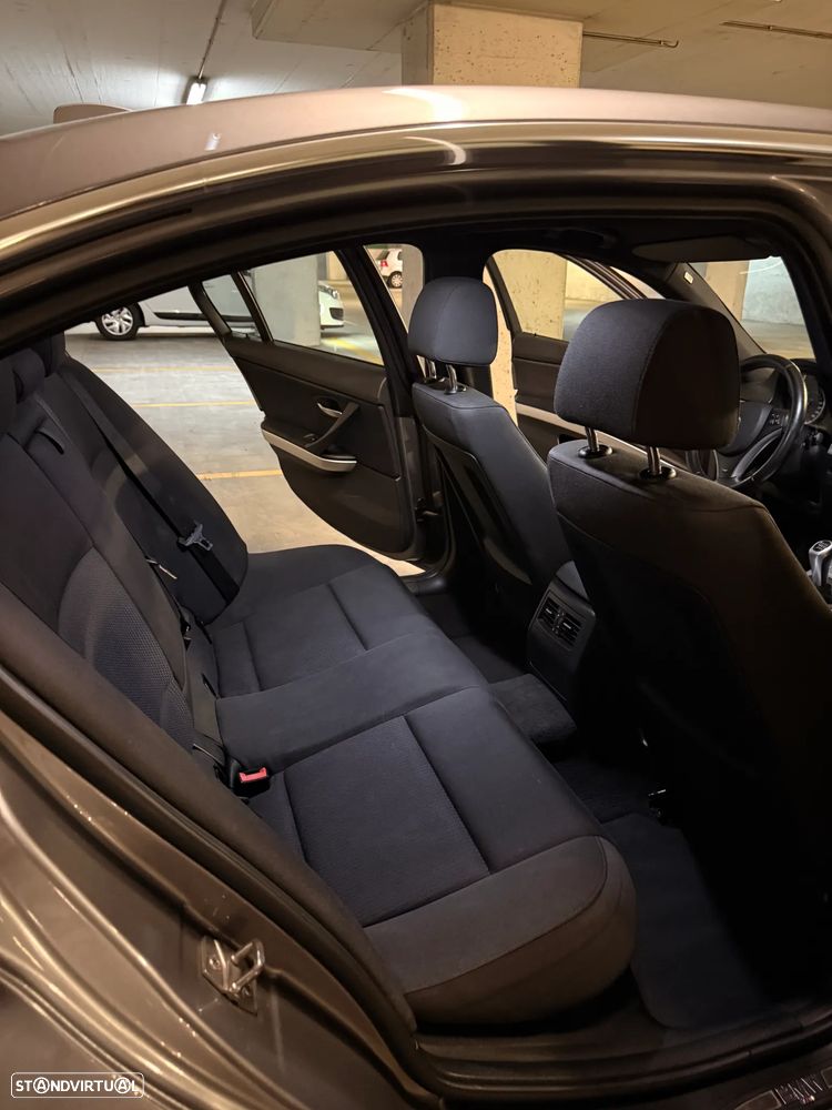 BMW 318 d - 14