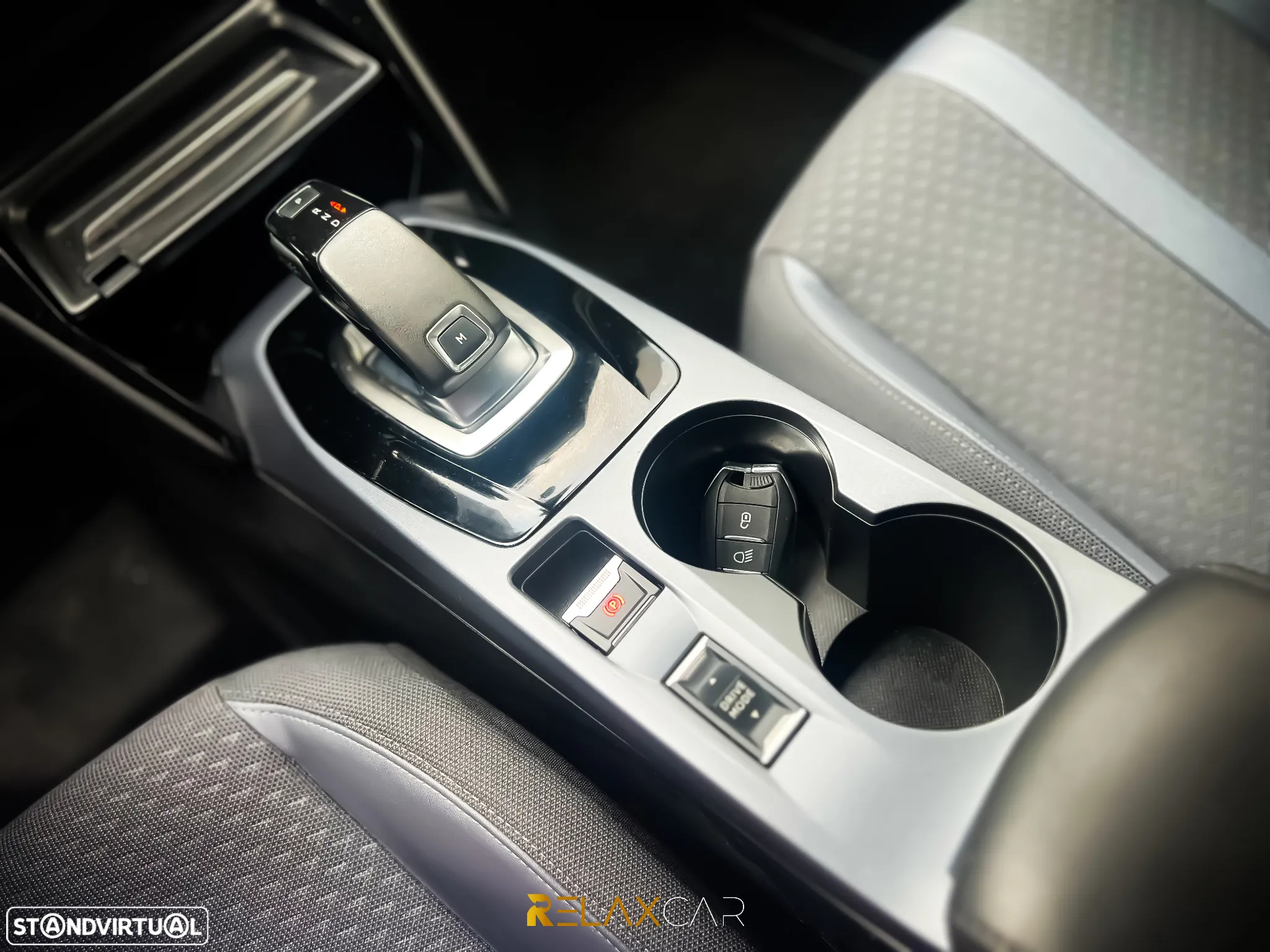 Peugeot 2008 1.2 PureTech Allure Pack EAT8 - 13