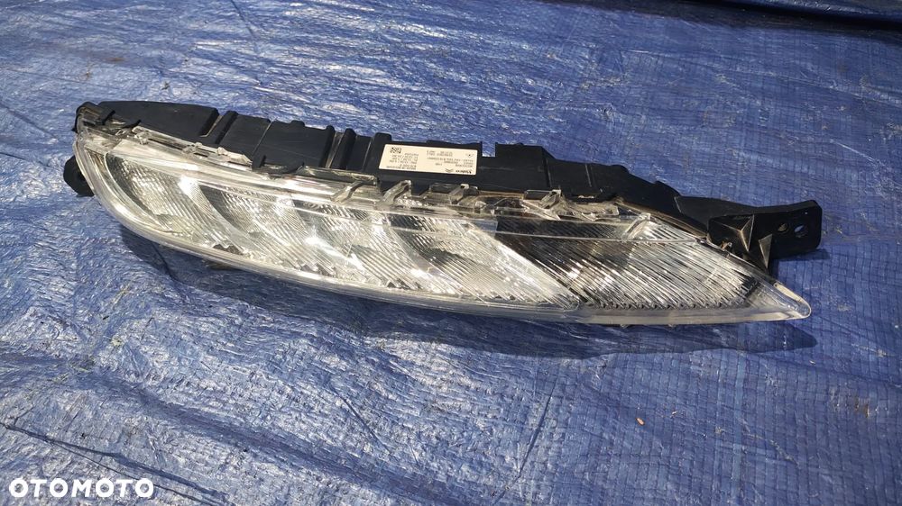 LAMPA JAZDY DZIENNEJ HALOGEN LED DRL PRAWY PRZÓD ŁADNY UCHWYTY CAŁE ORYGINAŁ 9822653680 CITROEN C4 PICASSO II - 1