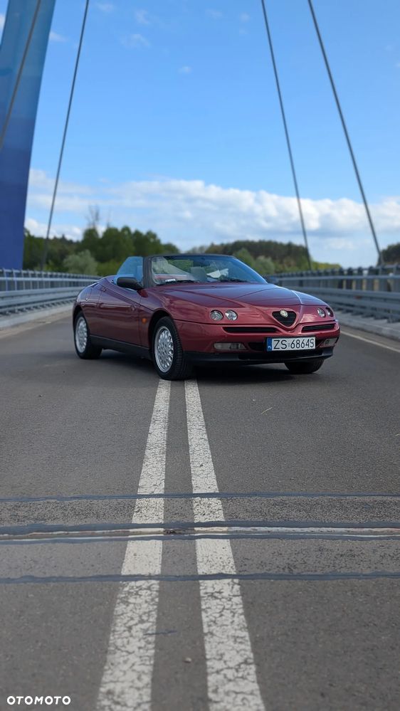 Alfa Romeo Spider 1995 photo 2