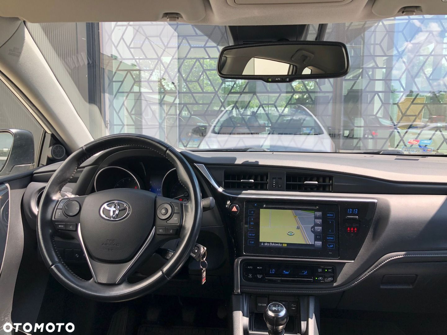 Toyota Auris 1.6 Selection - 5
