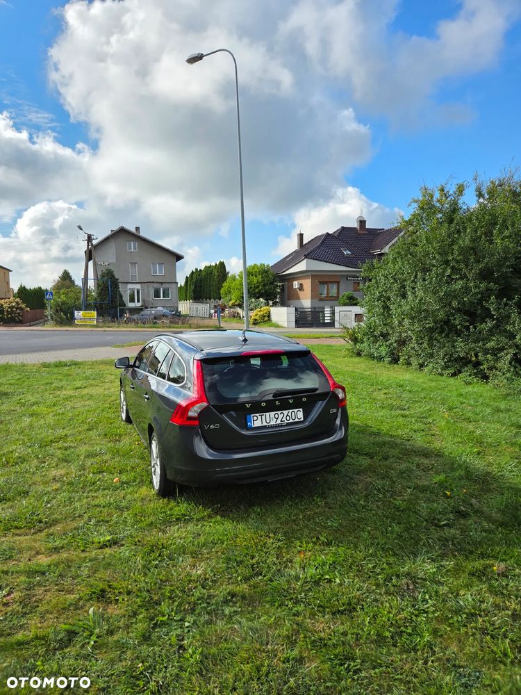 Volvo V60 D2 Momentum - 28