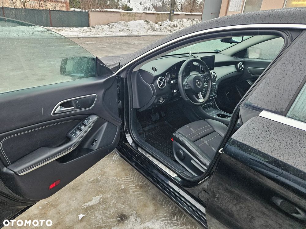 Mercedes-Benz CLA 180 7G-DCT - 5