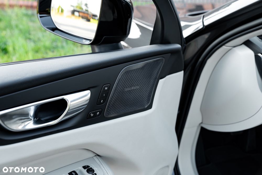 Volvo XC 60 D5 AWD R-Design - 20