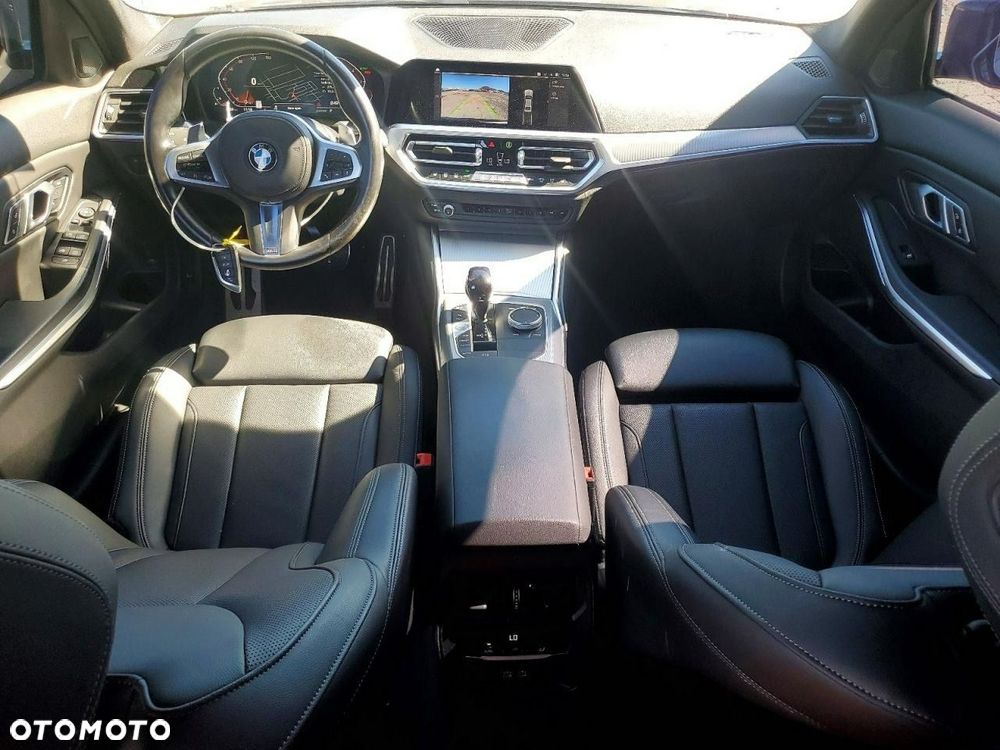 BMW Seria 3 330i M Sport - 8