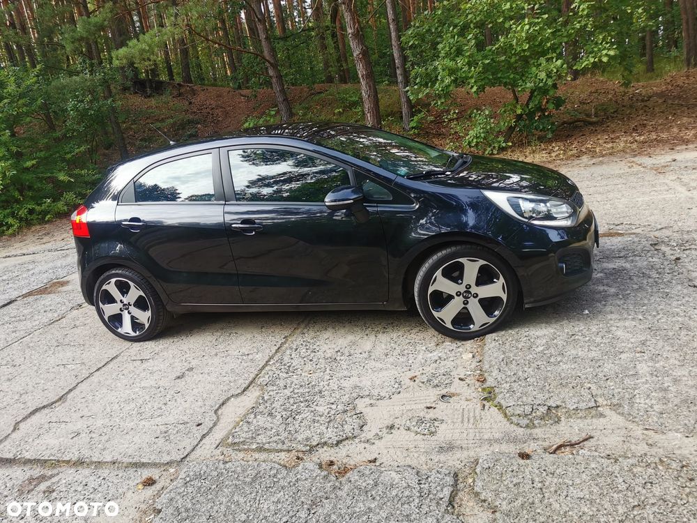 Kia Rio - 32