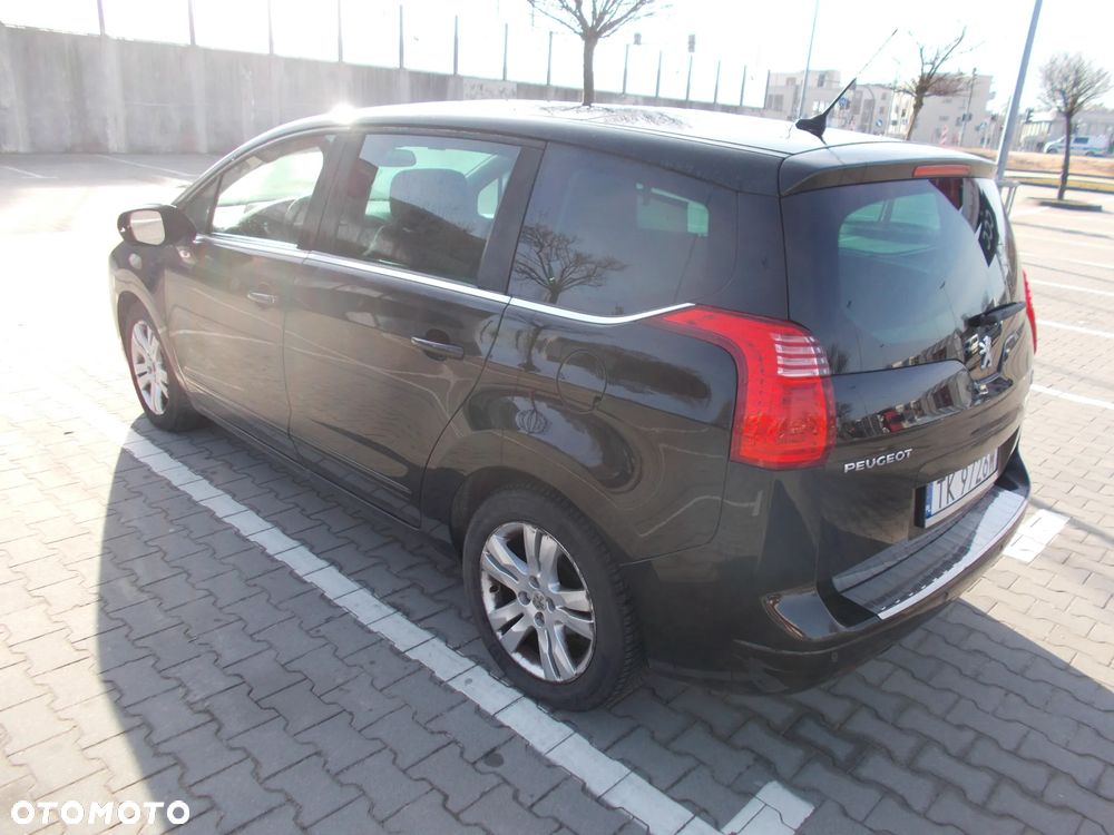 Peugeot 5008 HDI FAP 150 Family Plus - 4