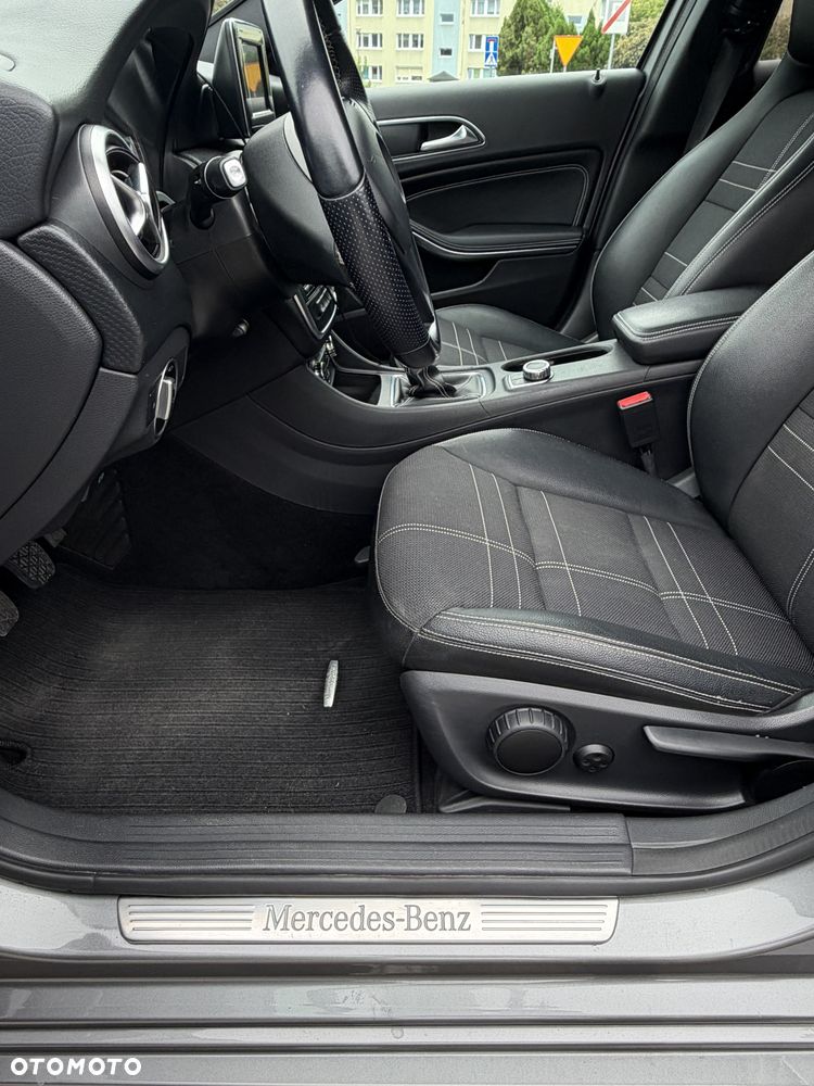Mercedes-Benz Klasa A 180 BlueEfficiency Edition - 12
