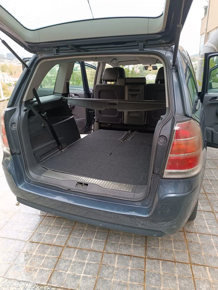 Opel Zafira 1.9 CDTi Cosmo - 4
