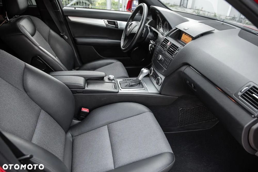 Mercedes-Benz Klasa C 180 Kompressor Automatik Avantgarde - 31