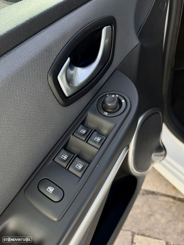 Renault Clio TCe 120 EDC GT - 18