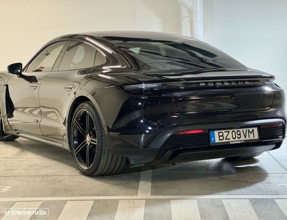 Porsche Taycan Turbo - 17
