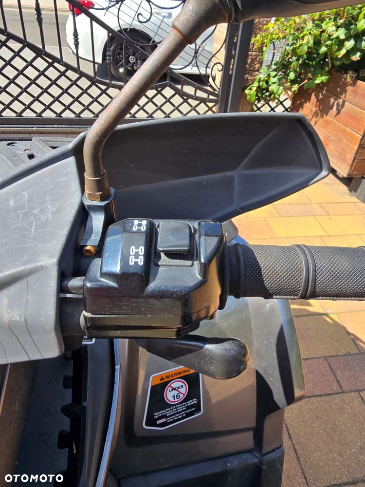 Can-Am Outlander - 12