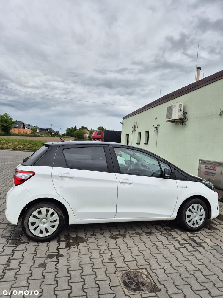 Toyota Yaris Hybrid 100 Active EU6 - 2