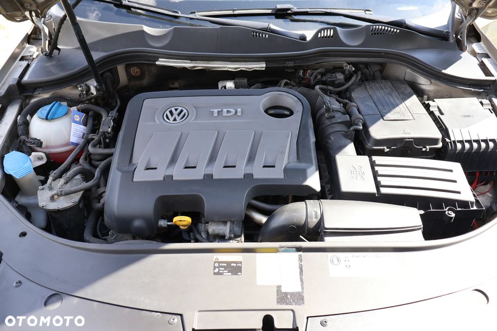 Volkswagen Passat 2.0 Blue TDI DSG SCR Highline - 16