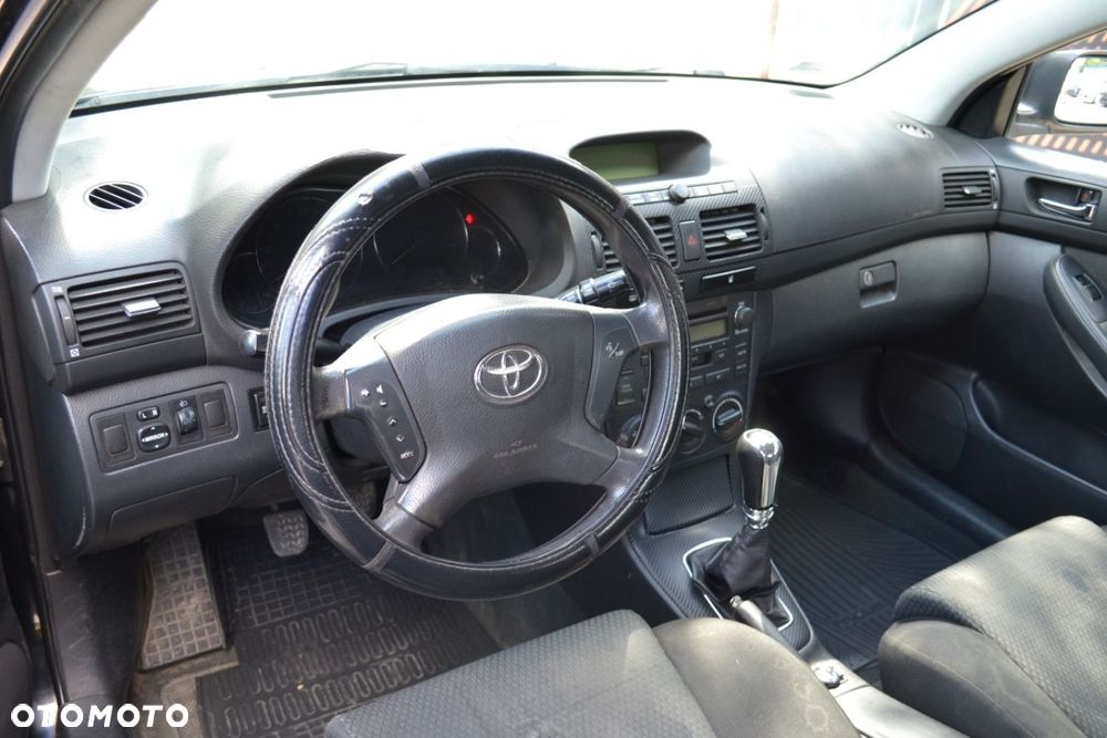 Toyota Avensis - 7