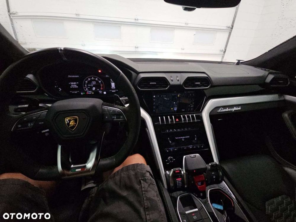 Lamborghini Urus - 11