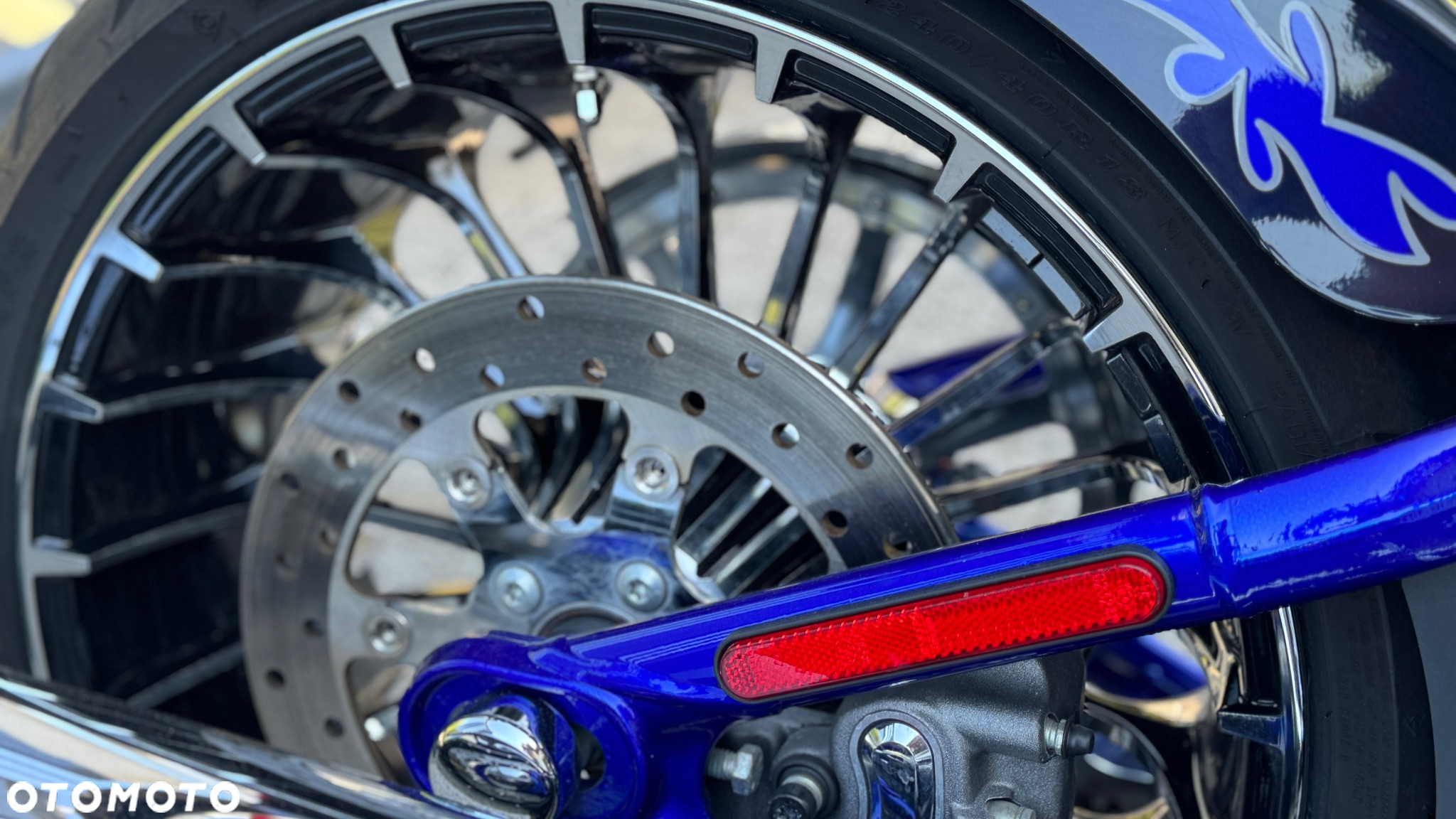 Harley-Davidson Softail Breakout - 19